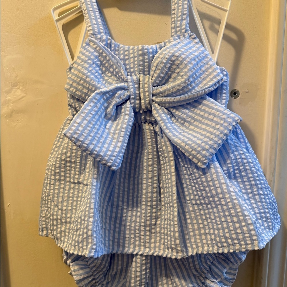 New Seersucker Bow Diaper Set - Picture 4 of 9